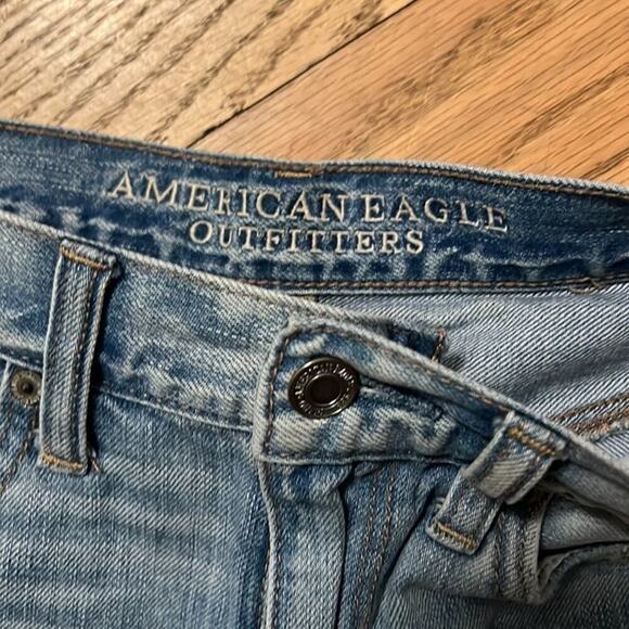 AMERICAN EAGLE OUTFITTERS DISTRESSED JEANS SIZE 2‎ - Picture 5 of 8